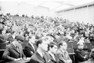 Freiburg: Universität Freiburg, Immatrikulationsfeier, Studenten im Auditorium Maximum