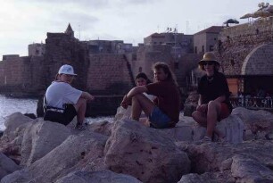 Kathrin, Bassi und Doro am Hafen Akko [Israel-Exkursion]
