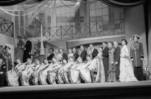 Szenenbilder aus der Operette "Der Opernball" von Richard Heuberger in einer Aufführung des Brandenburgischen Landestheaters in Potsdam