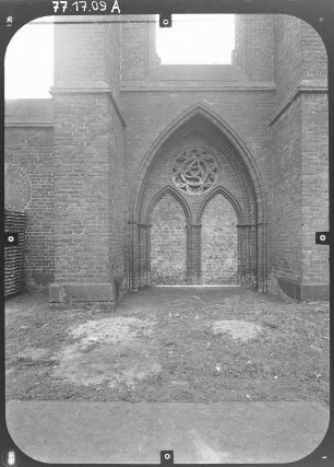 Neubrandenburg. Stadtkirche St. Marien. Portal