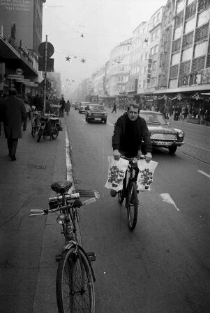 Auto- und Fahrradverkehr in der Kaiserstraße