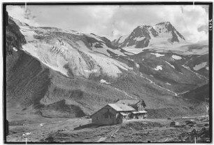 Stubaier Alpen. Dresdner Hütte (2308 Meter)