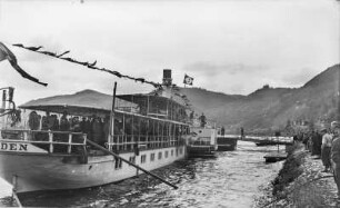 Personen-Seitenraddampfer "Pillnitz" (1886, Werft Blasewitz). Blick zum Dubitzer Kirchlein