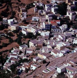 Griechenland. Insel Leros. Blick vom Burgberg in Richtung Platanos, Ortsteil Christos