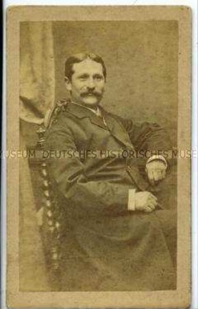 Sitzender Mann, Carte de Visite