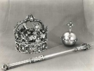 Köhler, Johann Heinrich (gestorben 1736). Krone, Szepter und Reichsapfel Augusts III. (1896-1763). Silbervergoldet, Bergkristall und Glasflüsse. Dresden, 1733. Warschau: Nationalmuseum