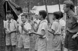 Pionierrepublik "Ernst Thälmann" in Wuhlheide : Pioniere im Zeltlager