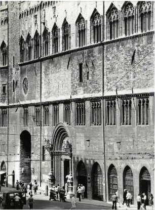 Hauptportal zum Rathaus, Perugia