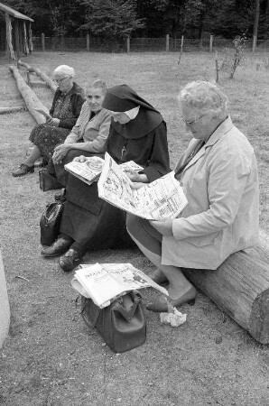 Freizeit im Caritas-Waldheim für alte Menschen der Liebfrauenpfarrei.