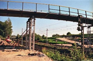 Bahnhof Gartenholz: Fußgängerbrücke im Bau, 20. August 2009