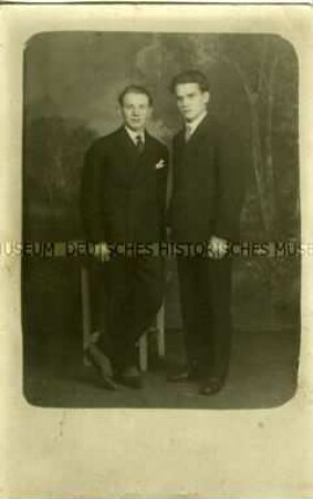 Walter Husemann mit einem Freund