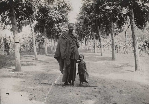 Msagara - woman and child.