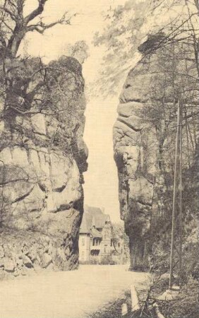 Externsteine mit Pension "Victoria". Horn. Externsteine