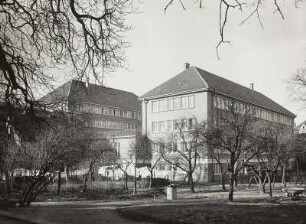 Güstrow, Wall. Landesbauernschaftsgebäude (später Sowjetisches Hospital) (1933/1934; A. Kegebein). Ansicht vom Wall
