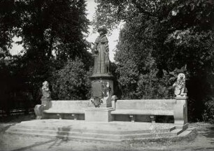 Jever, Denkmal : Jever. Denkmal für Maria von Jever (1500/1575, friesische Häuptlingstochter)