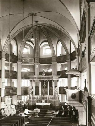Kottmar-Eibau. Kirche (1707 geweiht). Blick in den Chor