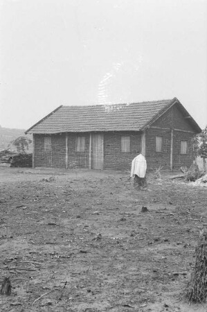 "Kolonistenahaus" : Ein "Kolonistenhaus" bei Nova Granada.