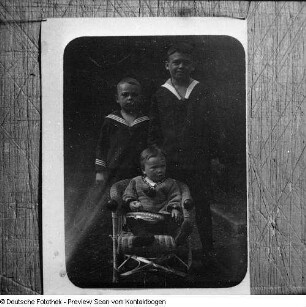 Porträt Ruth Seydewitz und Repro eines alten Kinderbildes (mit Ruth Seydewitz?)