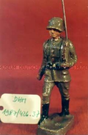 Infanterist, marschierend