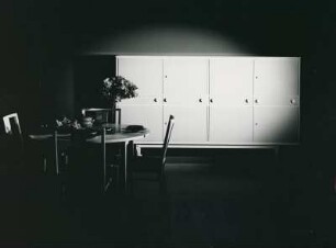 Geschirr- und Bücherschrank "S 45" "Behr form 1118" - "bianca" der Möbelfabrik Erwin Behr