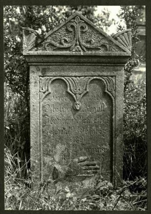 Friedhof, Grabstein des Philipp August Ferdinand Brünesholz, 1855