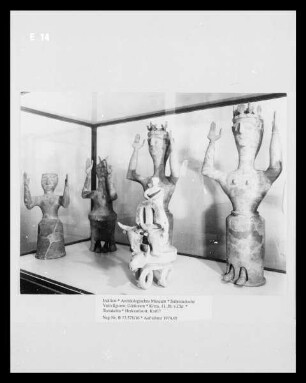 Subminoische Votivfiguren: Göttinnen