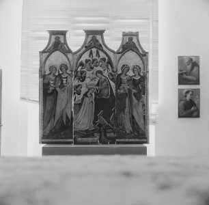 Triptychon mit Darstellung der Marienkrönung zwischen vier Heiligen