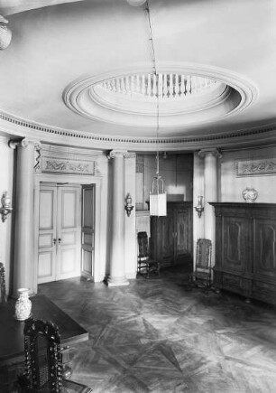 Gaußig. Schloss, Inneres. Vestibül im Erdgeschoss