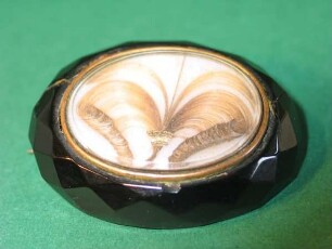 Mourning Jewellery, Haarlocken in Jett