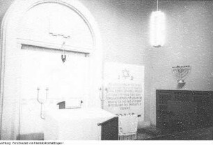 Dresden-Johannstadt, Fiedlerstraße 3. Neue Synagoge (Wiederaufbau 1949-1950; E. Schuchardt), Einweihung der neuen Synagoge auf dem Vorfeld des Jüdischen Friedhofs an der Fiedlerstraße, Urnenbeisetzung von 23 Juden (Tschechoslowaken, Polen und Deutsche), 18. Juni 1950