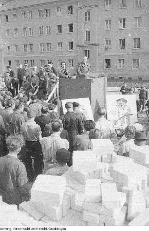 Dresden. Werner Dietrich, 1. Stellvertreter des Oberbürgermeisters von Dresden, legt den Grundstein zum Wiederaufbau der Dresdner Südvorstadt, 1955 & Dresden. Südvorstadt Dresden, Enttrümmerungs- und Wiederaufbauarbeiten in der Dresdner Südvorstadt, 1955
