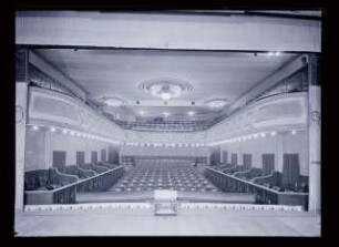 Stadttheater, Döbeln: Ansicht Zuschauerraum (Negativ zu Inv. Nr. TBS 094,07)