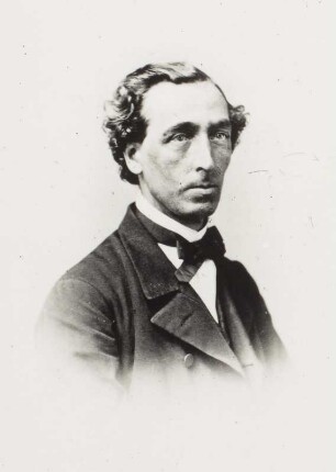 Porträt Carl Herbold (1822-1885; Sänger, Schauspieler). Albuminabzug auf Karton (Carte-de-visite mit Atelieraufdruck verso)