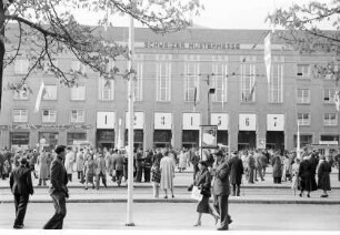 Basel: Außenansicht der Messehalle
