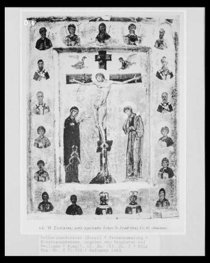 Kreuzigungsszene, umgeben von Propheten und Heiligen