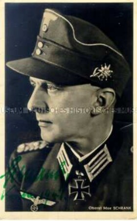 Autogrammpostkarte von Ritterkreuzträgern des Zweiten Weltkriegs: Oberst Max Schrank