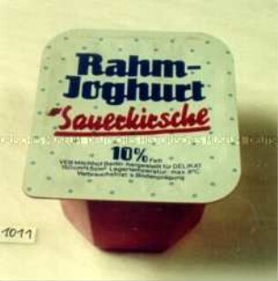 Becher für "Rahm-Joghurt Sauerkirsche"