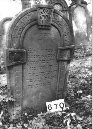 Grabstein 670