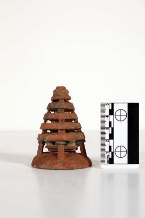 Schrein eines hölzernen Votiv-Stupa