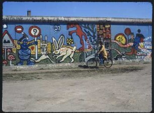 Berlin-West. Potsdamer Platz, Grenzanlage Berliner Mauer. Bemaltes Mauerstück
