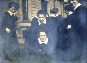 Viktoria-Pensionat. Schülerinnen - Gruppenfoto