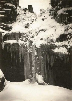 Frienstein (Vorderes Raubschloss). Eisgrotte