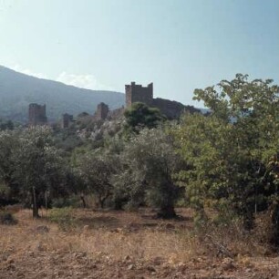 Porto Germenó, Aigósthena. Akropolis von Aigósthena. Megarische Grenzfestung des 4. Und 3. Jh., oberhalb von Porto Germenó