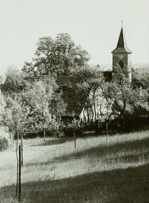 Collm, Blick zur Kirche