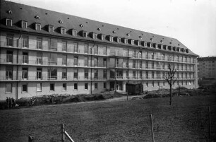 Freiburg: Frauenklinik, Außenansicht von Südseite