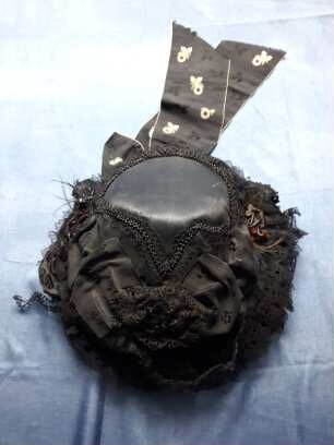 Damen-Haube (Trauerhaube)