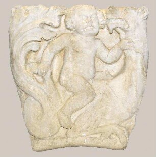 Putto mit Chimäre und Akanthusblatt