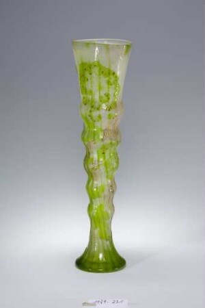 Vase mit Bärenklau-Dekor