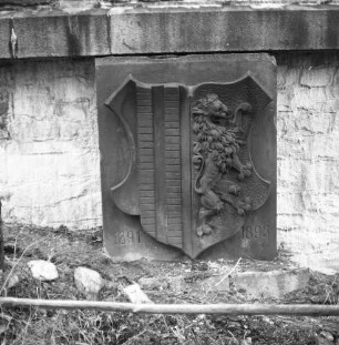 Chemnitz-Einsiedel. Talsperre Einsiedel (1891/1894). Stadtwappen (Relief) der Stadt Chemnitz an der Staumauer