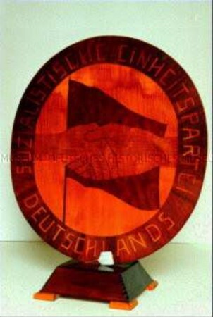 Tischzier mit SED-Emblem